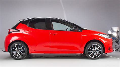 Yaris hybrid charges as you drive, no need to plug in. Toyota Yaris Hybrid (2020) - autohaus.de