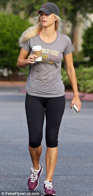 Elin Nordegren Shows Off Her Pert Figure As She Grabs A Coffee With