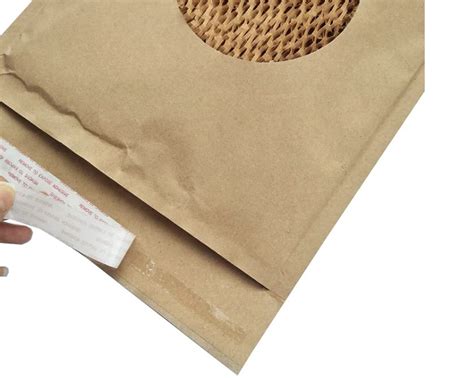 Cellular Shaped Kraft Corrugated Envelopes Padded Honeycomb Paper For