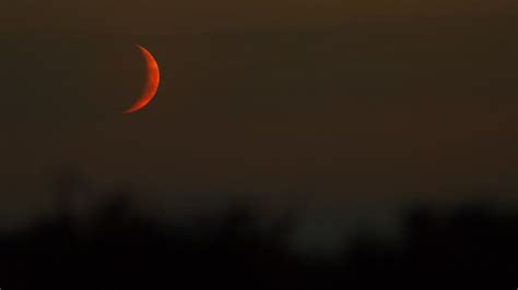 Red Crescent Moon By Scgreentea On Deviantart