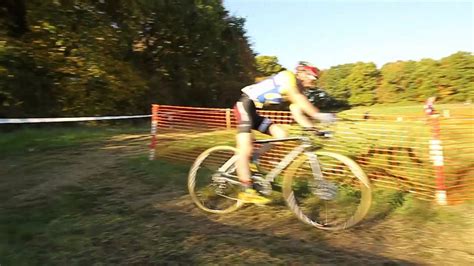 The major differences between the two are the frame geometry. Cyclo-Cross Thorigné-Fouillard 2015 - YouTube