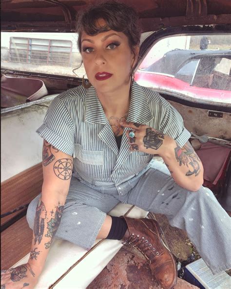American Pickers Danielle Colby Flaunts Her Bare Legs In Sexy Lingerie