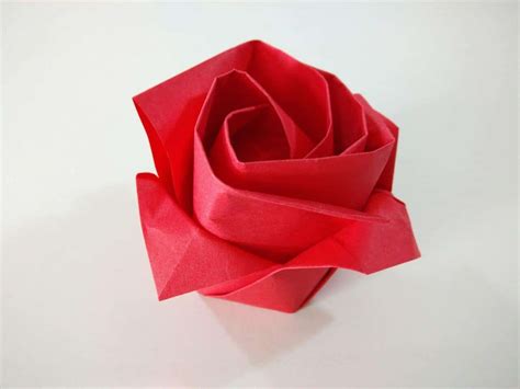 En este blog les mostraremos paso a paso de origami; ? Cómo hacer una ROSA DE PAPEL paso a paso