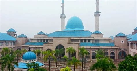 Inti dalam sholat khusyu yaitu akhlak menjadi baik, sebagaimana rosulullah menerima perintah sholat dari allah, agar menjadikan akhlak yang baik. matahati: Empat Adab Mencapai Khusyuk Dalam Solat
