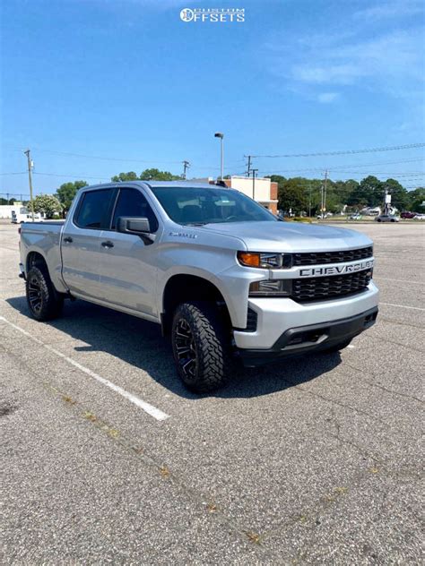 2020 Chevrolet Silverado 1500 With 20x10 19 Fuel Assault And 3312