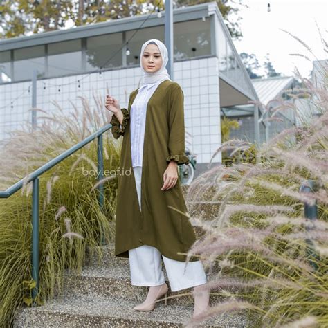 Salah satu jenis fashion item yang biasa digunakan. Model Baju Kondangan Celana Kulot / 14 Model Setelan Celana Untuk Kondangan Tampil Formal Nggak ...