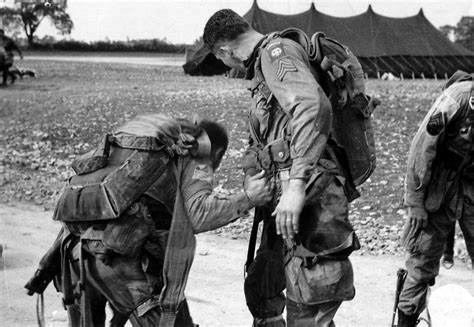 Paratroopers Of The 508th Pir 82nd Airborne Division Adjust Their