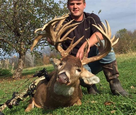 Jake Dierkings Giant Missouri Archery Buck Missouri 2016 Whitetail