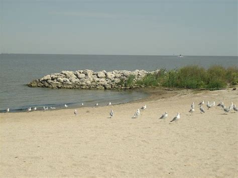 These 8 Summer Beaches In Ohio Are A Slice Of Paradise