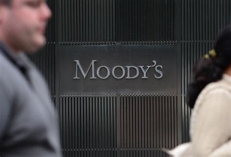 Moodys To Pay Nearly 864 Million To Settle Claims It Inflated Ratings