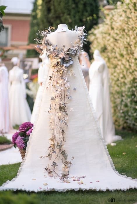 Vestidos De Novia Bordados Con Flores Apliques Y