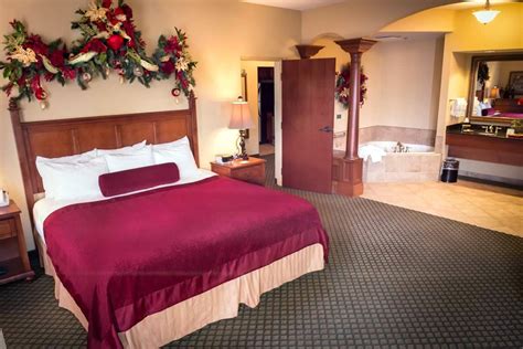 Two Room Suite The Inn At Christmas Place Pigeon Forge Tn