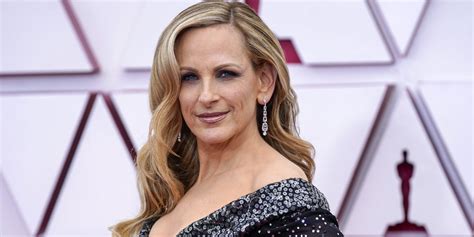 Marlee Matlin Channels Morticia Addams With Split Sleeves In Her Oscars