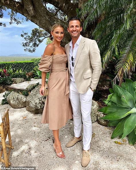 The Bachelor S Anna Heinrich Sends Fans Into A Meltdown With Her Bikini Daily Mail Online