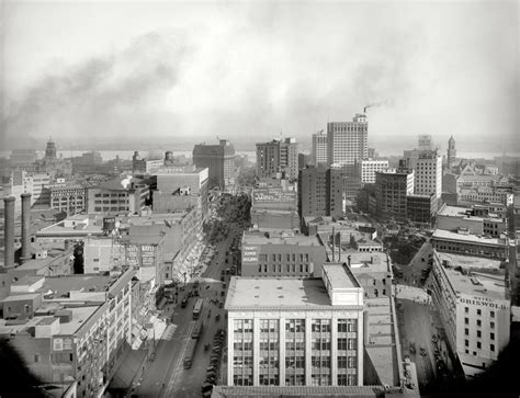 1917 Detroit Looking Southeast Along Woodward Avenue From The Whitney