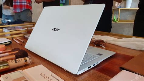 Measuring at 15.9mm thin, the laptop is constructed with. Thin & Light Acer Swift 5 Lands in Malaysia from RM3,699