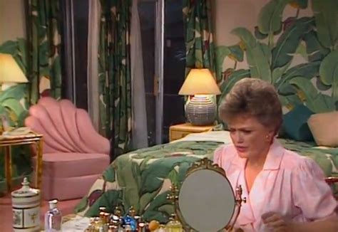 One of the two more iconic items in that house was a giant chinese vase of blanche's that. Golden Girls - Blanche's bedroom. S1E18 | Golden girls ...