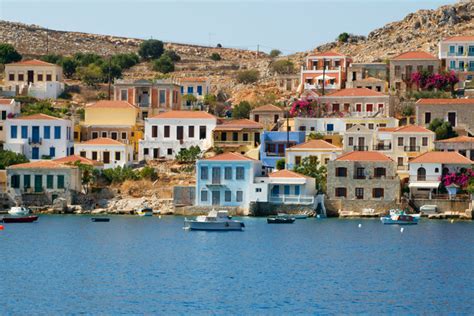 Ö som delas av kommungräns är medräknad i båda kommunerna. Fem hemliga grekiska öar - Reseguiden