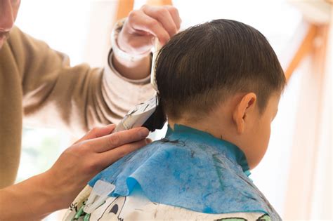 子どもの散髪 美容師が教える！初めてママでもできる 男の子のセルフカット （12） ハピママ