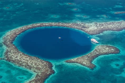 Researchers Reveal First Ever 3d Map Of Belizes Great Blue Hole