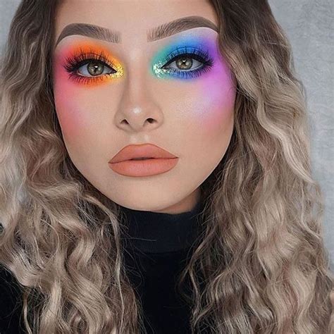 Mardi Gras Makeup Rainbow Eyeshadow Inspo In 2020 Artistry Makeup