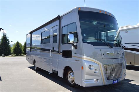 2022 Winnebago Adventurer 29b