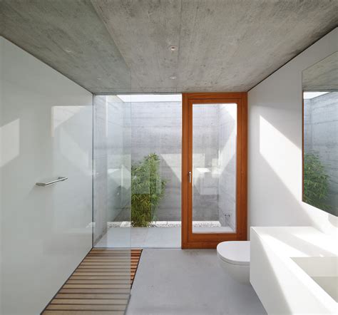 Find creative bathroom design ideas here. Gallery of House in Villarcayo / Pereda Pérez Arquitectos - 8