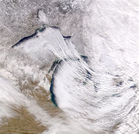 5 6 Ft Deep Lake Effect Snow In Great Lake Region Today Photos