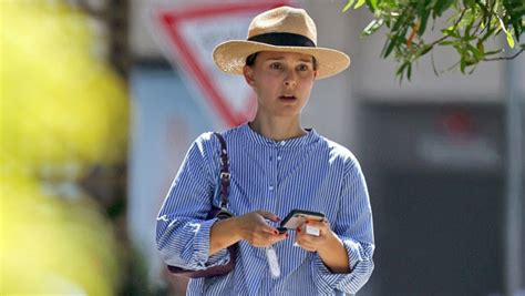 Natalie Portman Rocks Daisy Dukes In Australia Pics Hollywood Life
