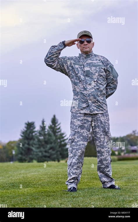 Person Saluting Soldier Standing Hi Res Stock Photography And Images