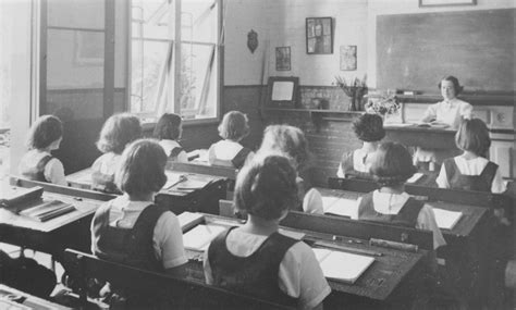 Brisbane Girls Grammar School 1940s Classroom Historical Timeline