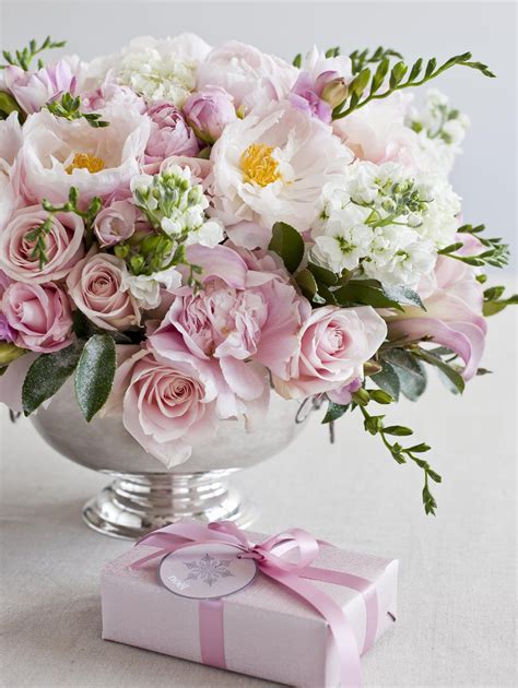 Devi darle i fiori per il suo fiori immagini di buon compleanno. Buon Compleanno | Composizioni floreali, Fiori ...