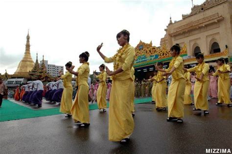 Myanmar Girls Dancing In Thingyan Water Festival Culture Day