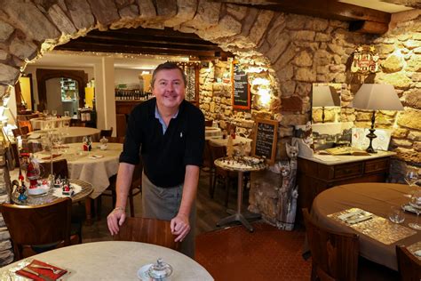 Au Pot Au Feu Restaurant De Cuisine Traditionnelle Les Ageux Avec L