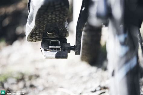 Clipless Vs Flats Whats The Best Pedal System For Your E Mtb E