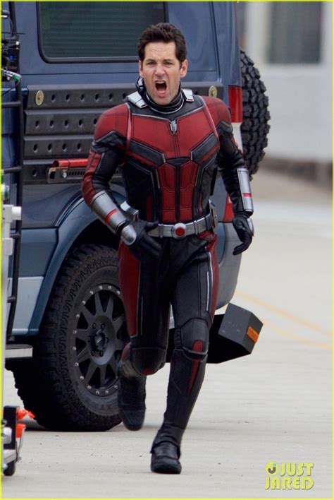 Paul Rudd Runs In Costume On The Set Of Ant Man And The Wasp First