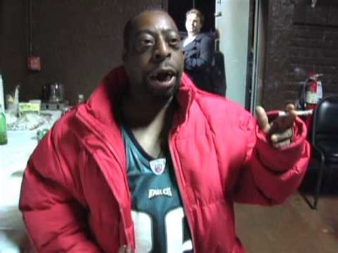 Beetlejuice is the stage name of american actor and comedian, lester green, who is known for his he has also appeared in films such as 'scary movie 2', 'bubble boy', and 'girls gone dead', and has beetlejuice, who used to participate in comic wrestling during his early career, recently challenged. Beetlejuice & Yucko - Burrito Dick - YouTube
