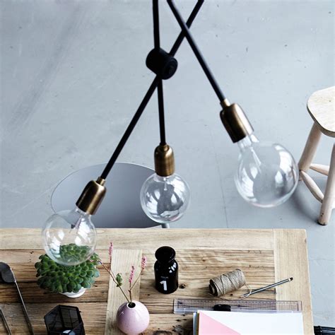 Vi matcher prisen på maling, beis og terrassebord. Loftslampe Molecular fra House Doctor. Stort udvalg i ...