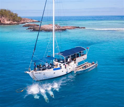 South Sea Cruises Fiji Island Day Cruises And Island Resort Transfers