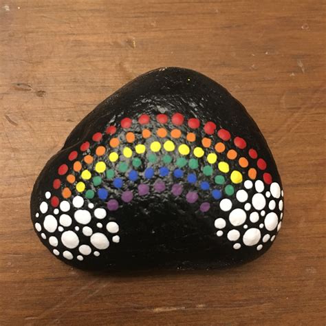 Rainbow Dots Painted Rock Painted Rocks Rock Painting Designs Rock