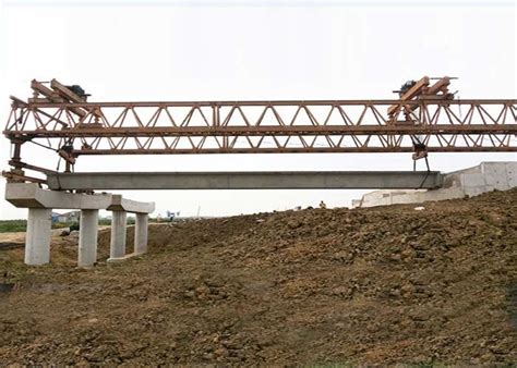 Concrete Highway Launcher Crane Bridge Girder 260t Truss Type 10 50m Span