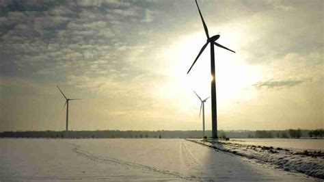 The Science Behind Keeping Frozen Wind Turbines Spinning