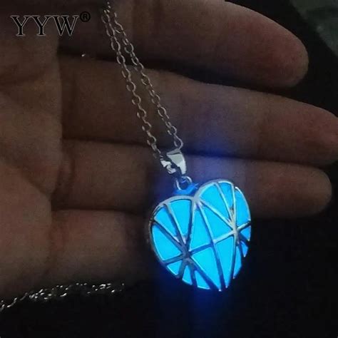 Yyw 2017 Newest Unique Magical Luminous Stone Necklace Lovely Women Hollow Heart Luminous