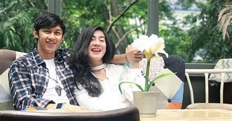 Immanuel caesar hito, yang juga dikenal sebagai caesar hito aktor tampan dan berbakat asal indonesia. Felicya Angelista dan Caesar Hito Rayakan Natal dengan ...
