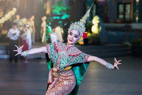 Six National Costumes From Around The World Asterpix