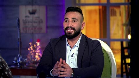 يعتبر أحمد سعد من أبرز الفنانين الشبان الصاعدين في الساحة الفنية، عشق الفن والموسيقى منذ صغره وقد نشأ في أسرة. ‫احمد سعد: الاغاني والتواصل مع الجمهور بيغني شويه عن عمل ...