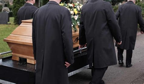 How Many Pallbearers Are Needed To Carry A Casket