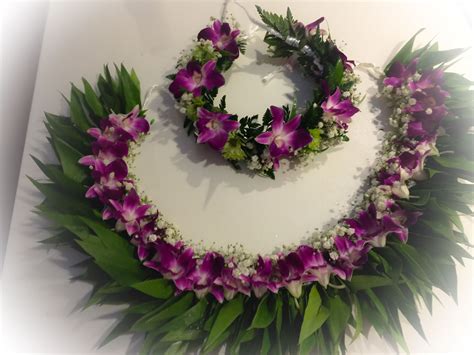 Orchid Tongan Lei With A Matching Haku Set 6000 Flower Garland