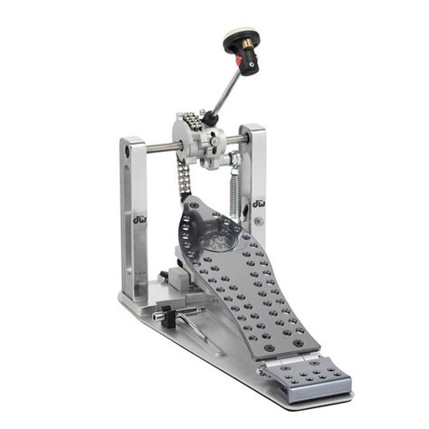 Dw Drums Machined Chain Drive Single Bass Drum Pedal At Gear4music