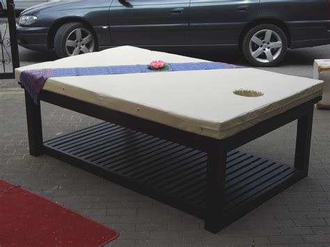 Thai traditional massage at thai spa with qualified and professional thai specialists in yerevan, armenia. www.siam-art.eu Internetpräsenz über Thailändisches ...